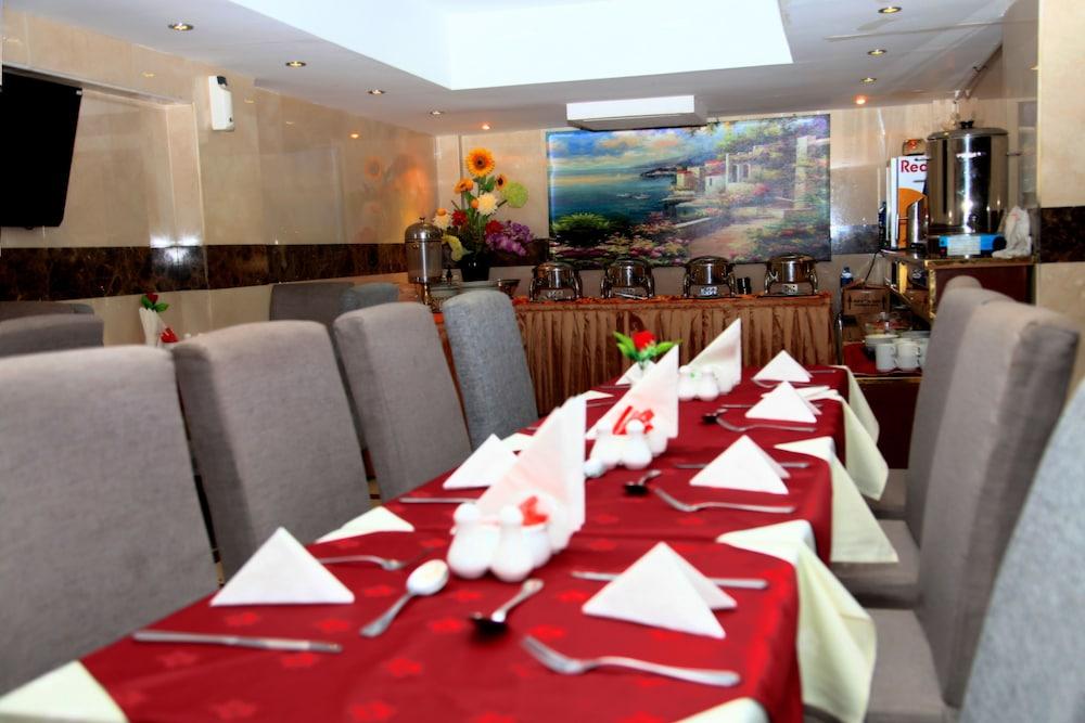 Saffron Hotel Dubai Eksteriør billede
