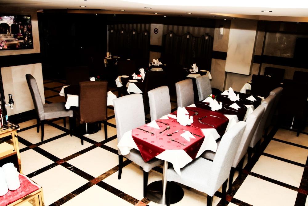 Saffron Hotel Dubai Eksteriør billede